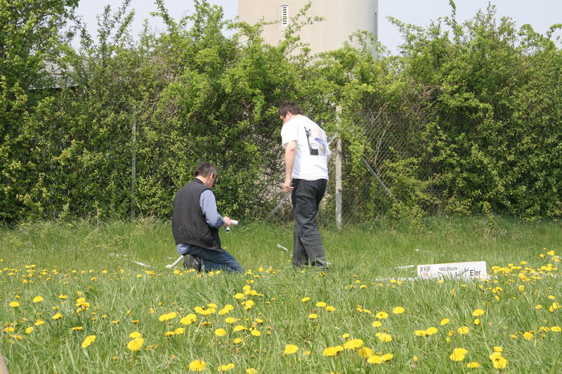 Knie nieder und such!