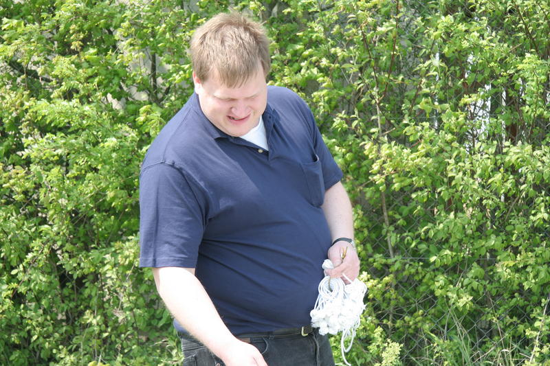 der stellt sich an…..