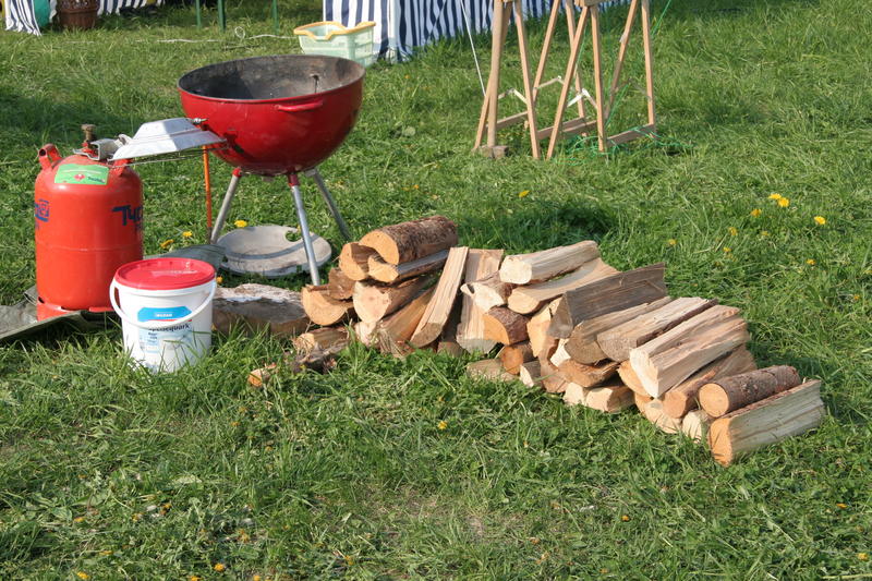 Holz vor der Hütt'n