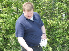 der stellt sich an…..